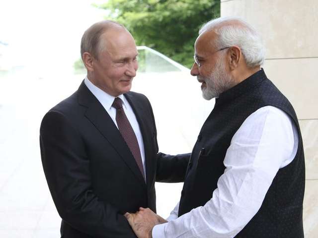  Прем'єр-міністр Індії Нарендра Моді з президентом росії володимиром путіним