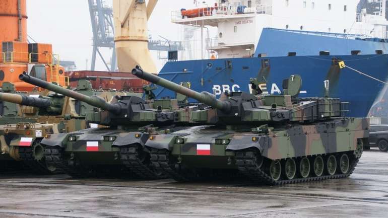 Польща отримала перші корейські танки K2 та САУ K9