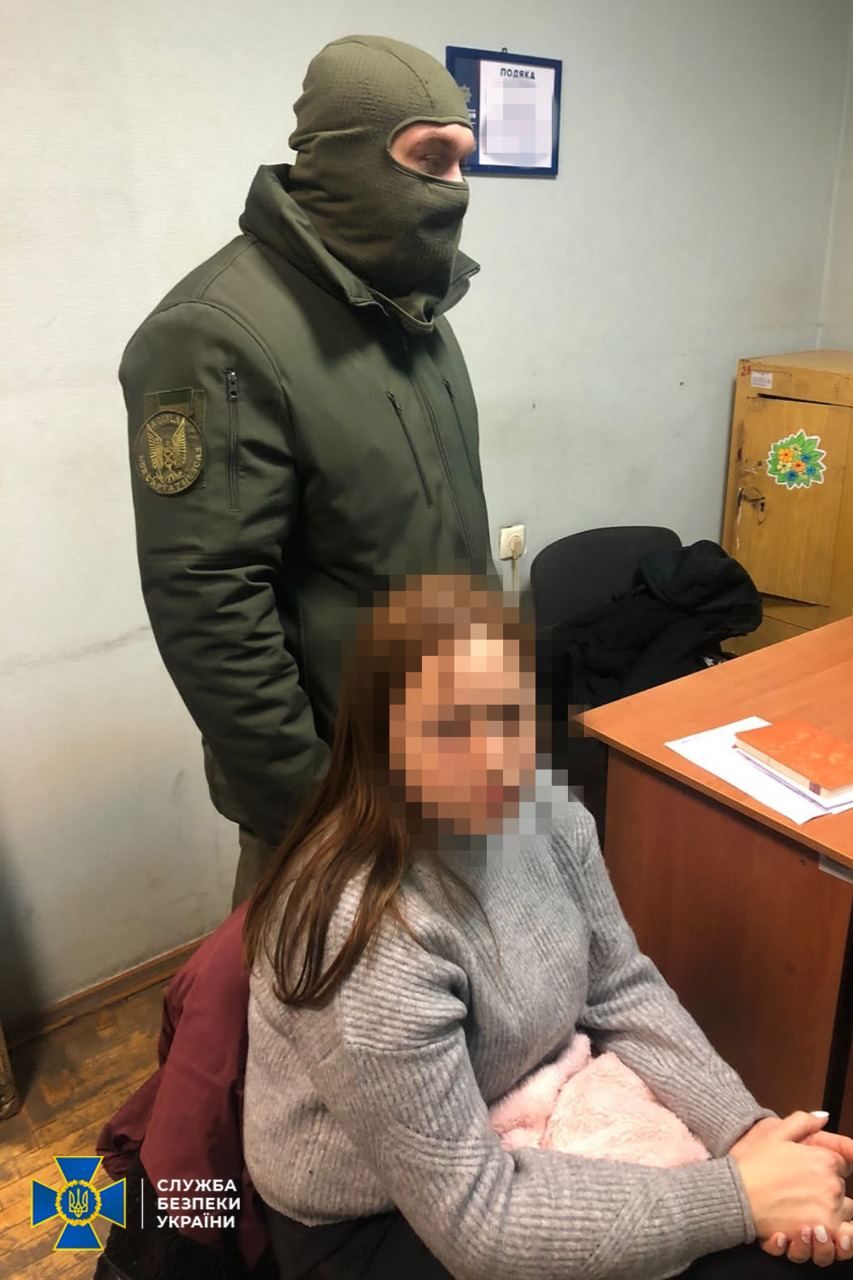 СБУ у Києві затримала чиновницю з Куп’янська, яка працювала на загарбників_2