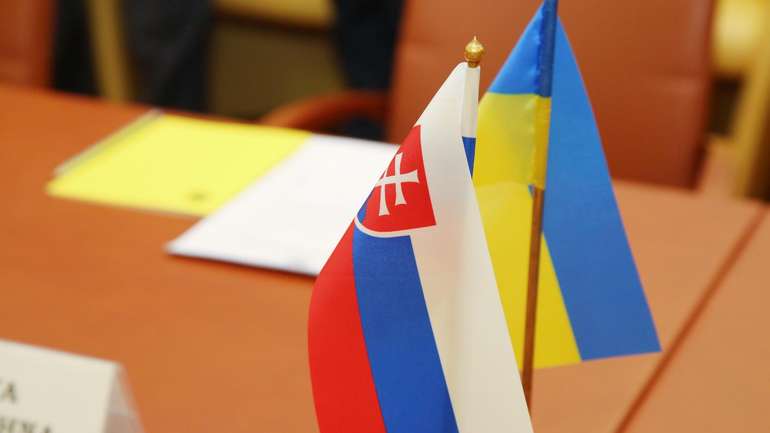 Словаччина планує виробляти боєприпаси для України