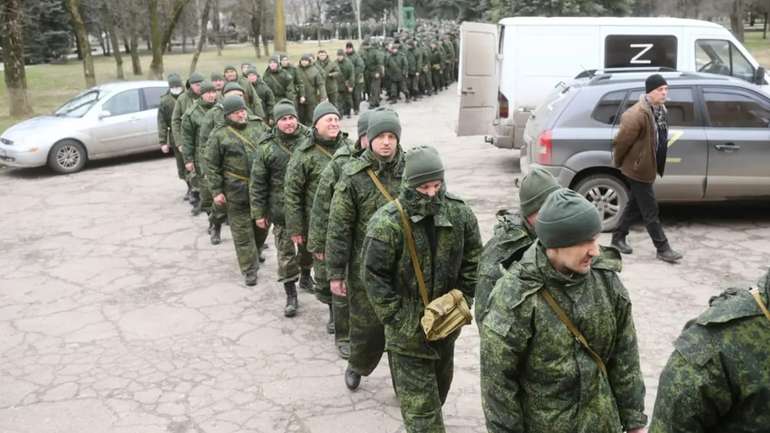 На Луганщині окупанти посилили мобілізацію: загрібають усіх підряд
