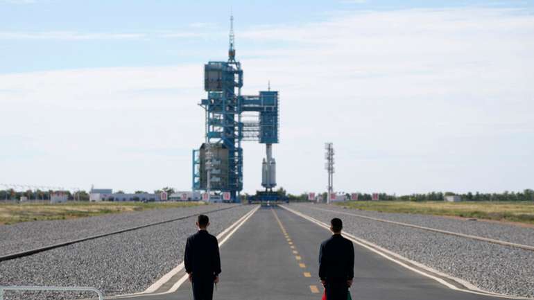 Китай планує відправити астронавтів на Місяць і Марс