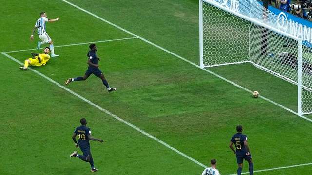 Фінал Ді Марія закінчує гольову контратаку аргентинців - 2:0!