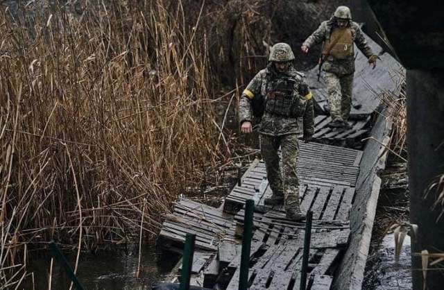 Незламний Бахмут і його захисники_11