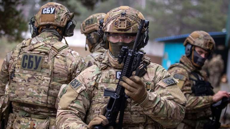 СБУ знайшла заховані арсенали окупантів у Чернігівській області