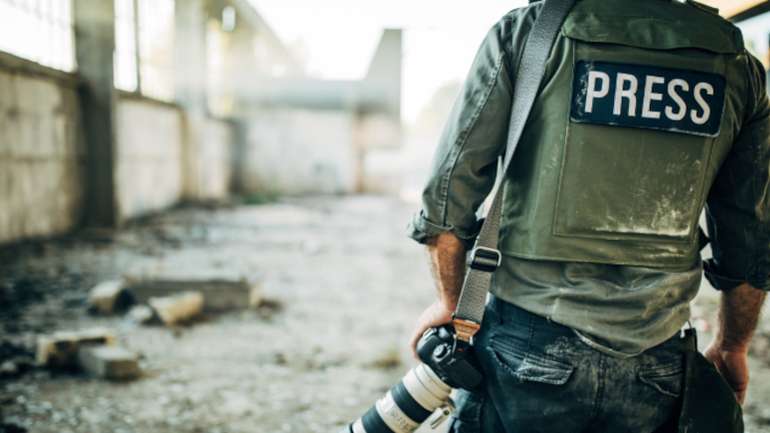 Італійські журналісти потрапили під обстріл окупантів у Херсоні