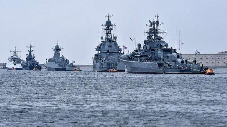 У Чорному морі перебувають 11 кораблів рф, серед яких 3 ракетоносії