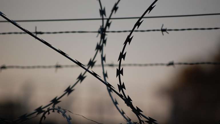 До 11 років за ґратами засуджено російських військових, які катували учасників АТО