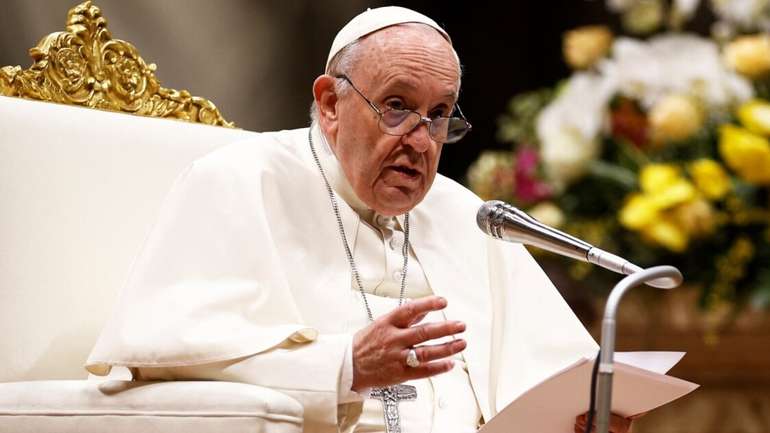 Папа Римський у передріздвяній проповіді згадав про війну в Україні