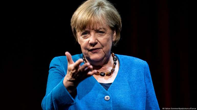 Меркель заявила, що не братиме участь у переговорах щодо завершення війни