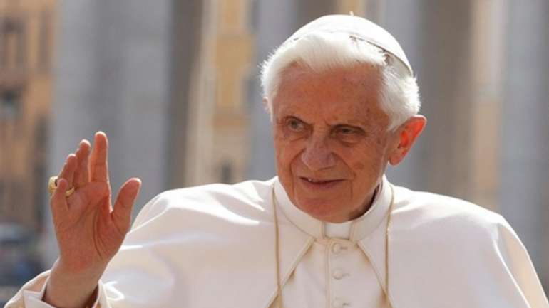 Помер Папа Бенедикт XVI