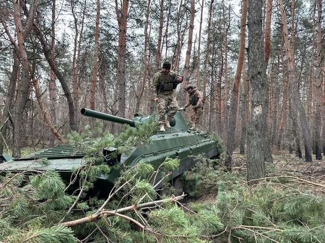 Січеславська десантура 25 бригади вітає українців із Новим роком_1