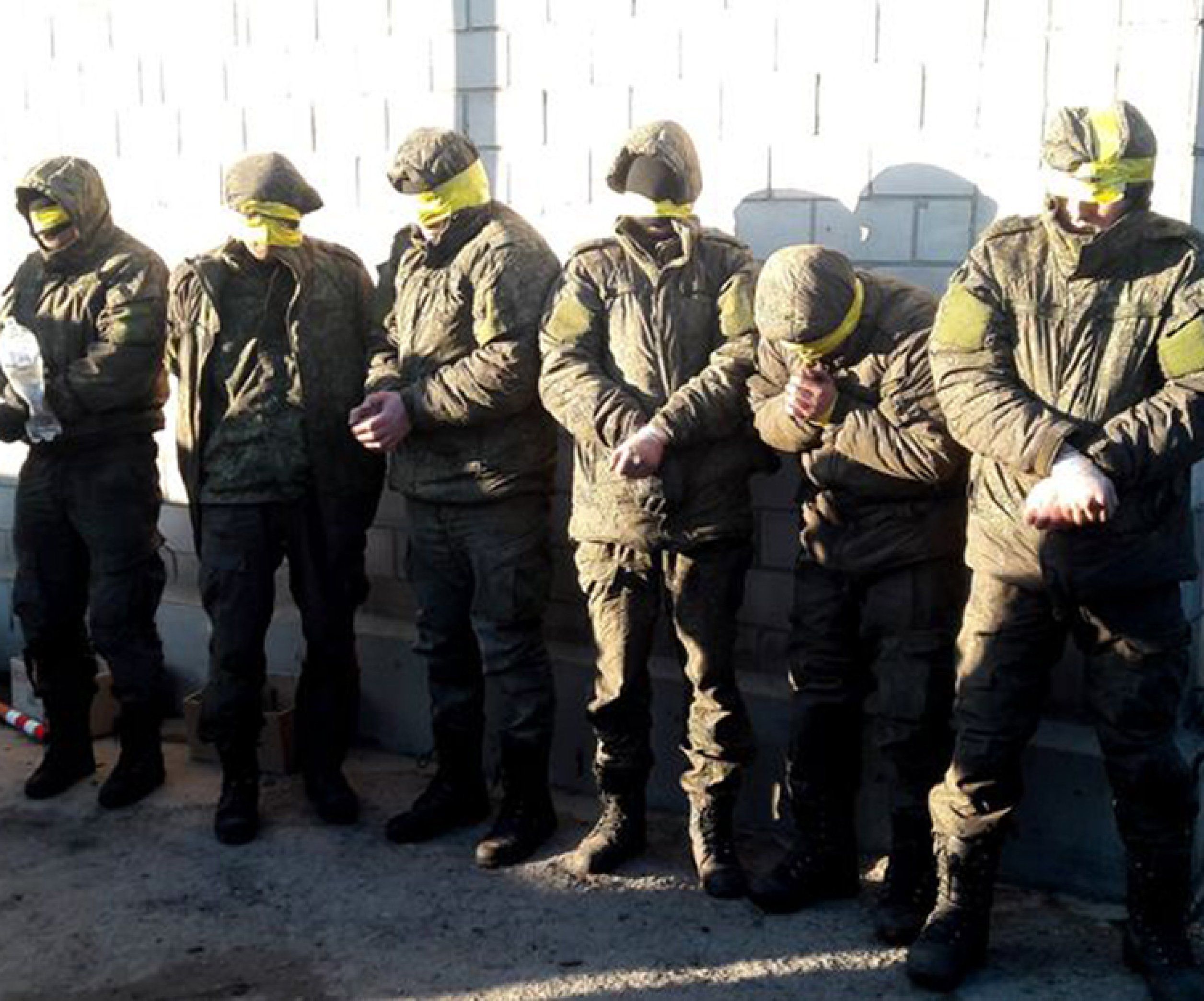 Укропов взяли. Российский солдат. Русские солдаты на Украине. Захваченные в плен российские солдаты.