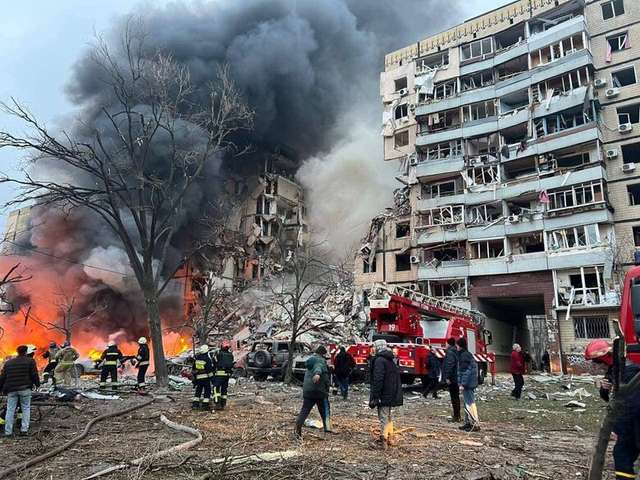 Окупанти здійснюють чергову масовану ракетну атаку_3