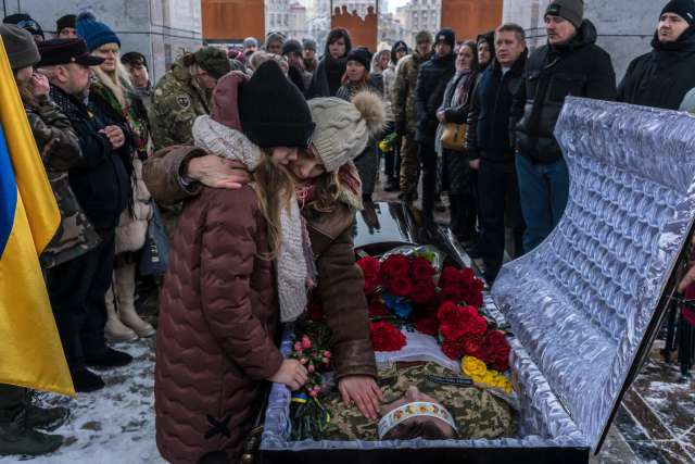Траур за українським солдатом у Києві