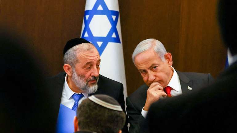 Прем'єр-міністр Біньямін Нетаньяху з Ар'є Дері, лідером ультраортодоксальної партії ШАС