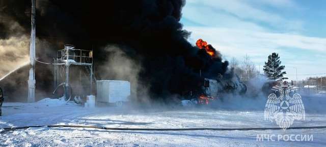 На росії спалахнула пожежа на нафтобазі_2