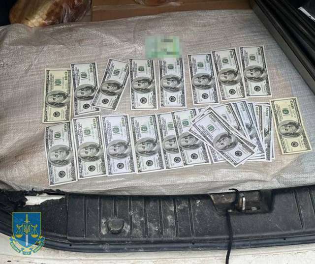 Викрито поліцейського, який за $3,5 тис. хабаря пропонував допомогу в ухилення від мобілізації_1