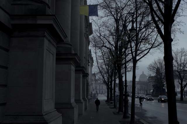 Український прапор у листопаді в Берлінській державній бібліотеці.