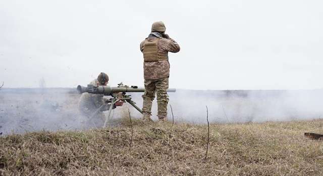 Бійці 53 ОМБр показали фронтові будні на Донбасі_5