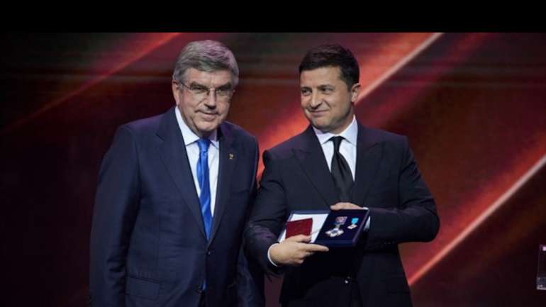 Глава МОК Томас Бах отримав із рук Зеленського орден Ярослава Мудрого 4-го ступеня