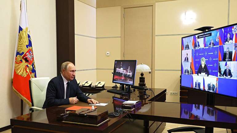 Володимир Путін проводить віртуальну нараду з членами Ради безпеки рф 20 січня.