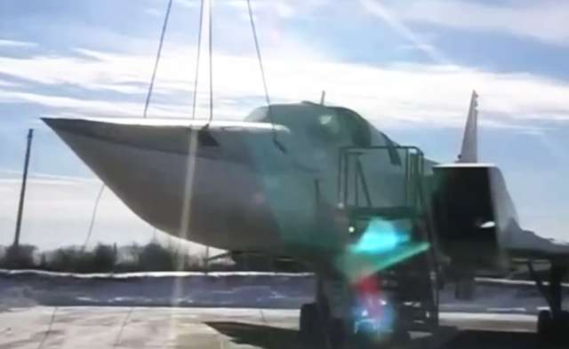 Ющенко і Гриценко знищили останній стратегічний бомбардувальник України_3