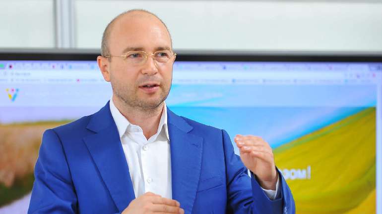 Закликав "почути Крим", підтримував так званий "референдум" у Криму