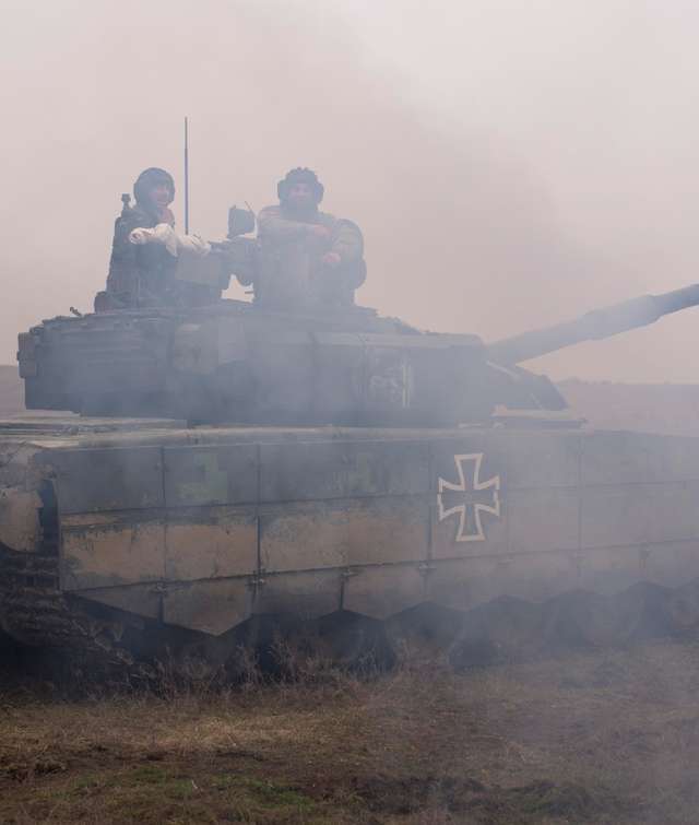 «Вовки Да Вінчі» визволяють Україну на трофейній броні_1
