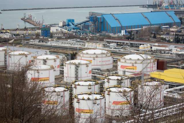 Міжнародний валютний фонд заявив, що очікує, що експорт російської сирої нафти залишиться відносно високим