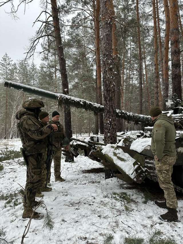 Січеславські десантники 25 бригади «осідлали» танки на Донбасі_3