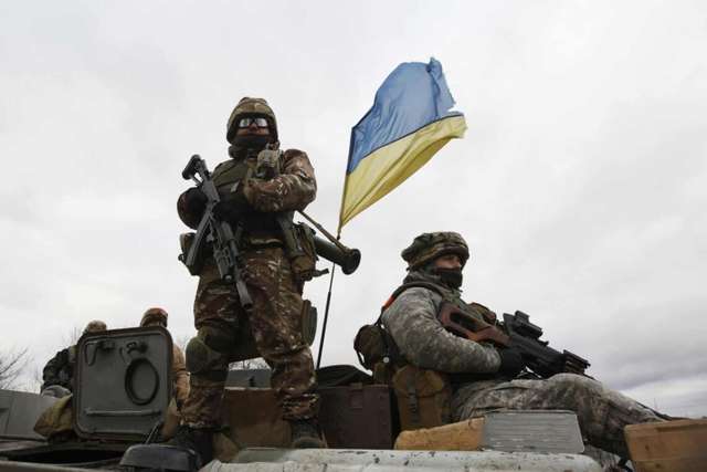 В Україні тепер питання, хто нападе першим_3