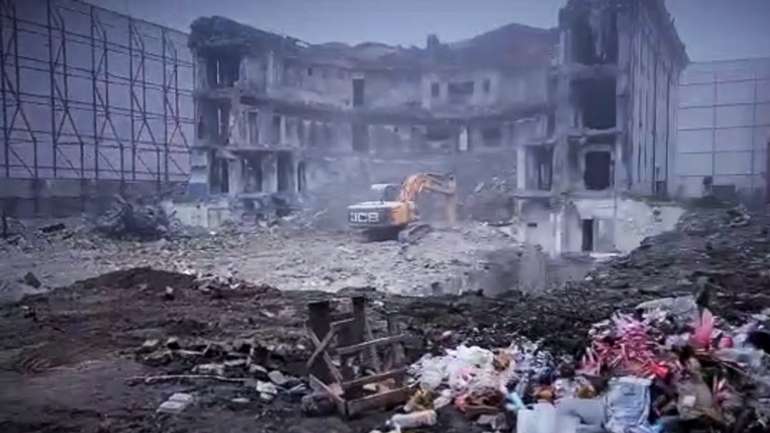 Вічний біль Маріуполя: росіяни зачистили місце злочину у драмтеатрі