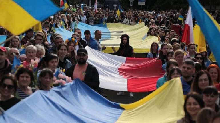 Українці швидко вчать польську і німецьку, а своєї мови ладні спекатися