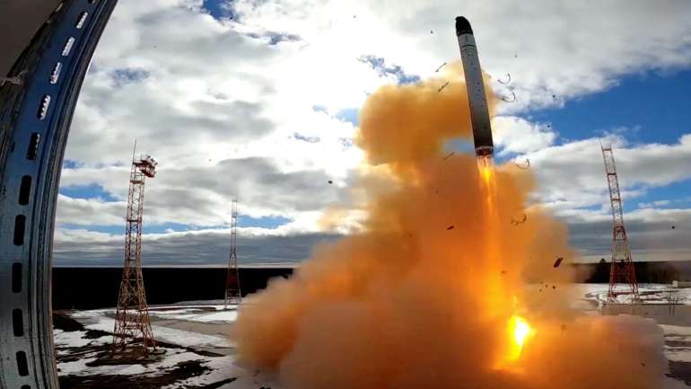 Вихід ракети із пускової шахти