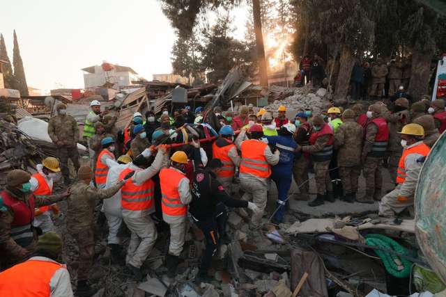 Українці врятували жертву землетрусу у Туреччині, – ДСНС_2