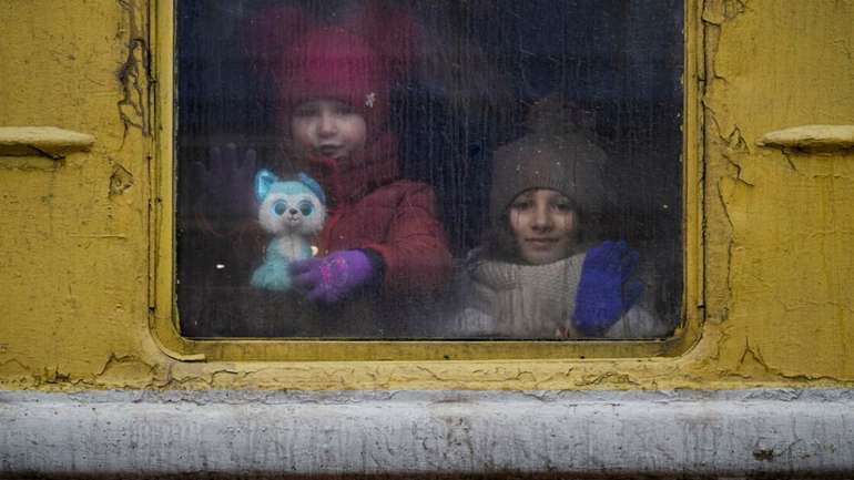 російські війська забрали сотні українських дітей
