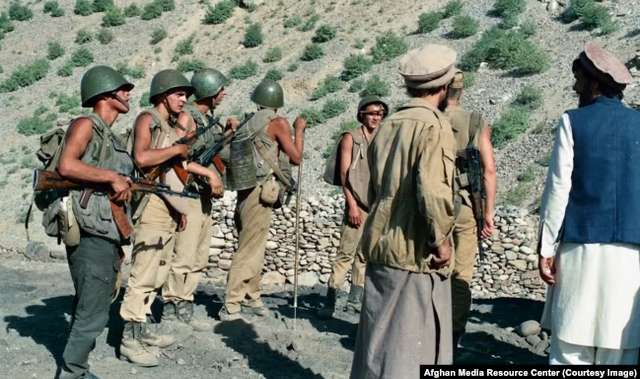  Радянські солдати у Афганістані 