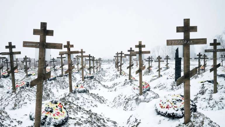 Могили загиблих російських солдатів з найманців Вагнера на околиці Бакинської, містечка в росії,
