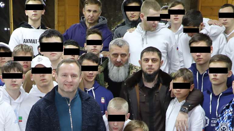 На Росії викрадених українських дітей тримають у концтаборах