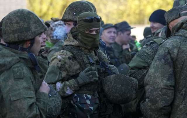 Україна може повалити розвалений режим путіна_3
