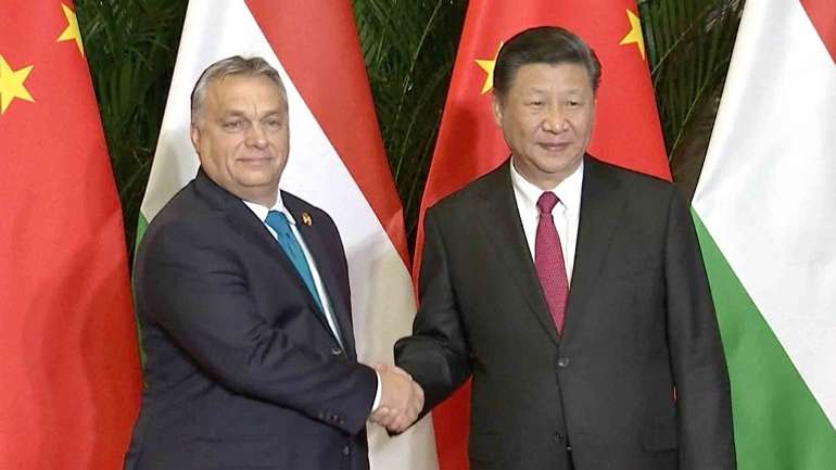 Орбанівська Угорщина підтримала китайське «мирне» знищення України