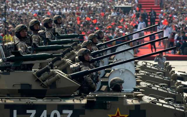 Військова техніка під час параду на честь 70-ї річниці заснування комуністичного Китаю в Пекіні 