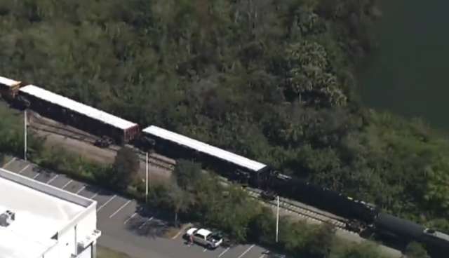 У США пустили під укіс ешелон із пальним_1