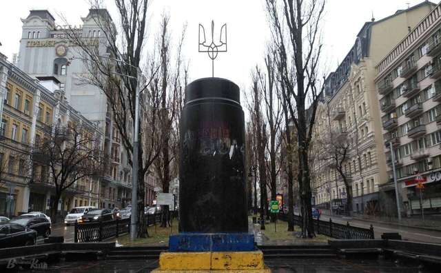 Правильна декомунізація, або як Полтава пасе задніх_1