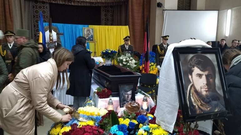 Івано-Франківщина простилася з Героєм України другом «Да Вінчі»