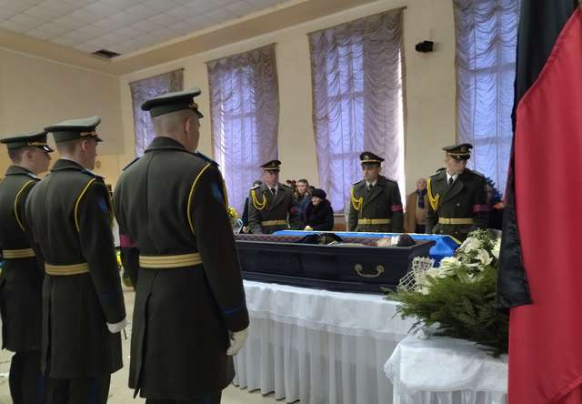 Івано-Франківщина простилася з Героєм України другом «Да Вінчі»_5