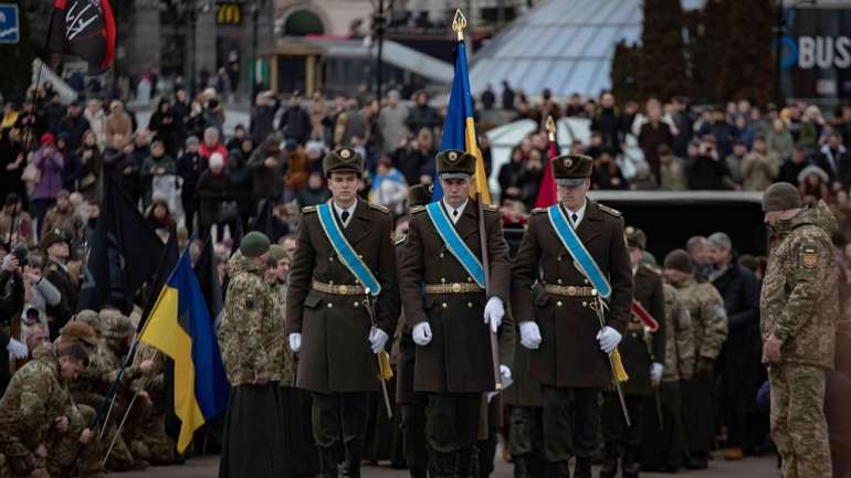 Влада паразитує на смертях українських Героїв