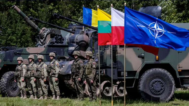 НАТО хоче направити до 300 тисяч солдатів до кордону з рф, - Politico
