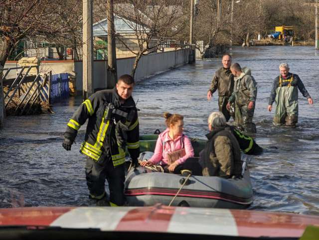 Прифронтовий Краматорськ іде під воду, – Донецька ОВА_5